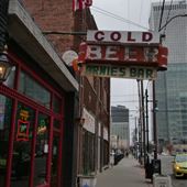 Arnie's Bar