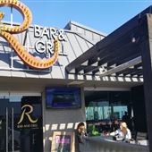 R Bar & Grill